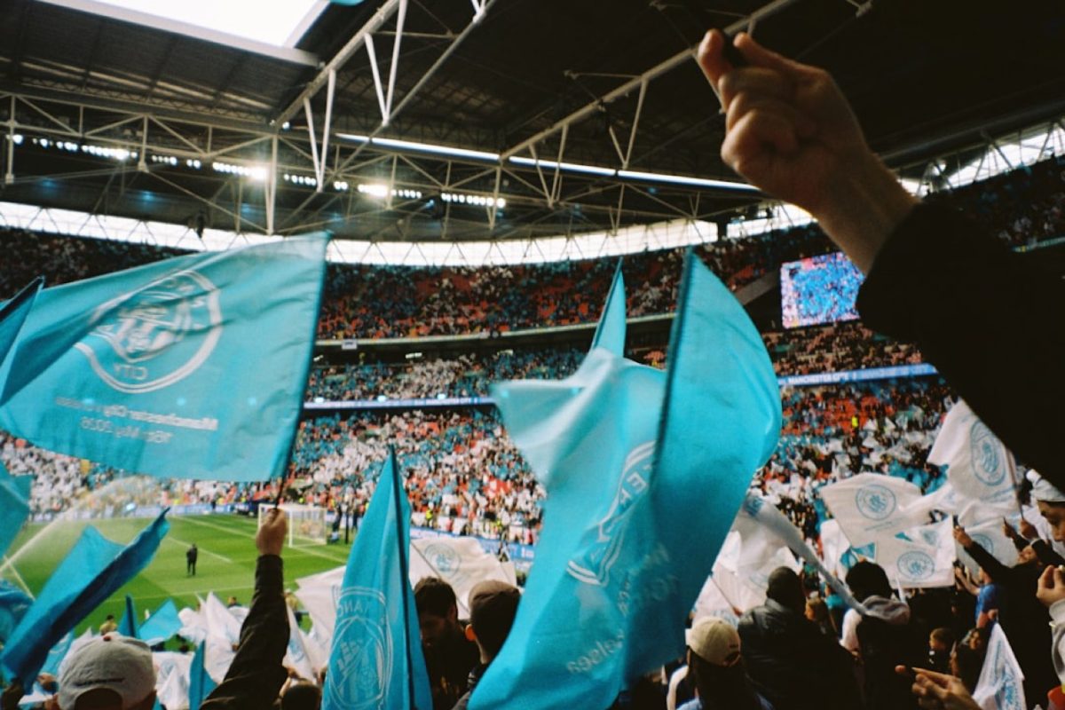 Club de pronostiqueurs et échanges entre supporters