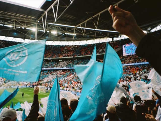 Club de pronostiqueurs et échanges entre supporters